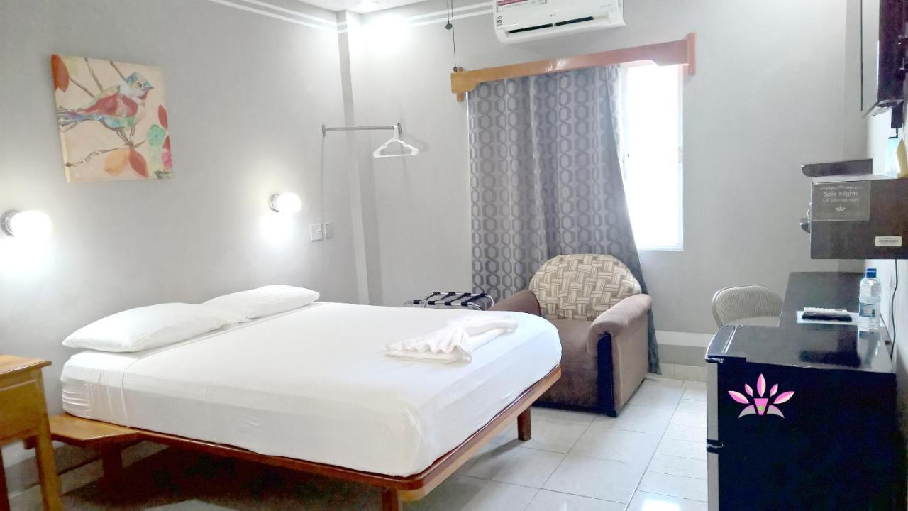 Maya Bella Downtown Hotel 圣伊格纳西奥 外观 照片